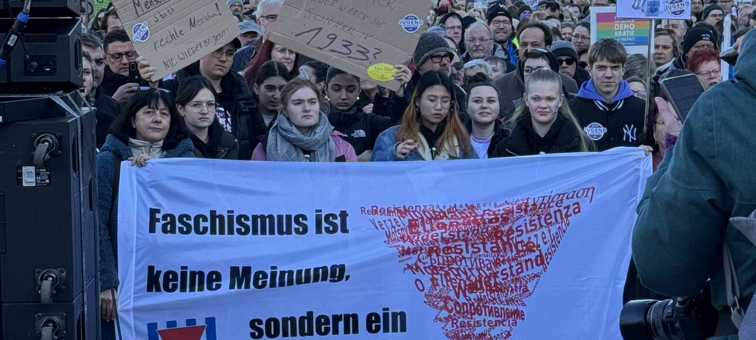 Solingen: Über 5.000 Menschen demonstrieren gegen Rassismus