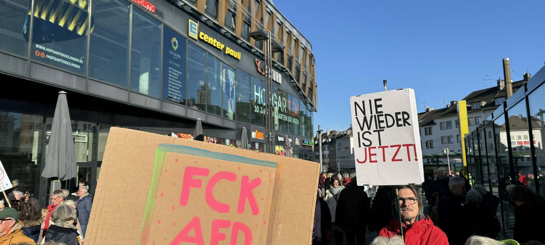 Solingen: Über 5.000 Menschen demonstrieren gegen Rassismus