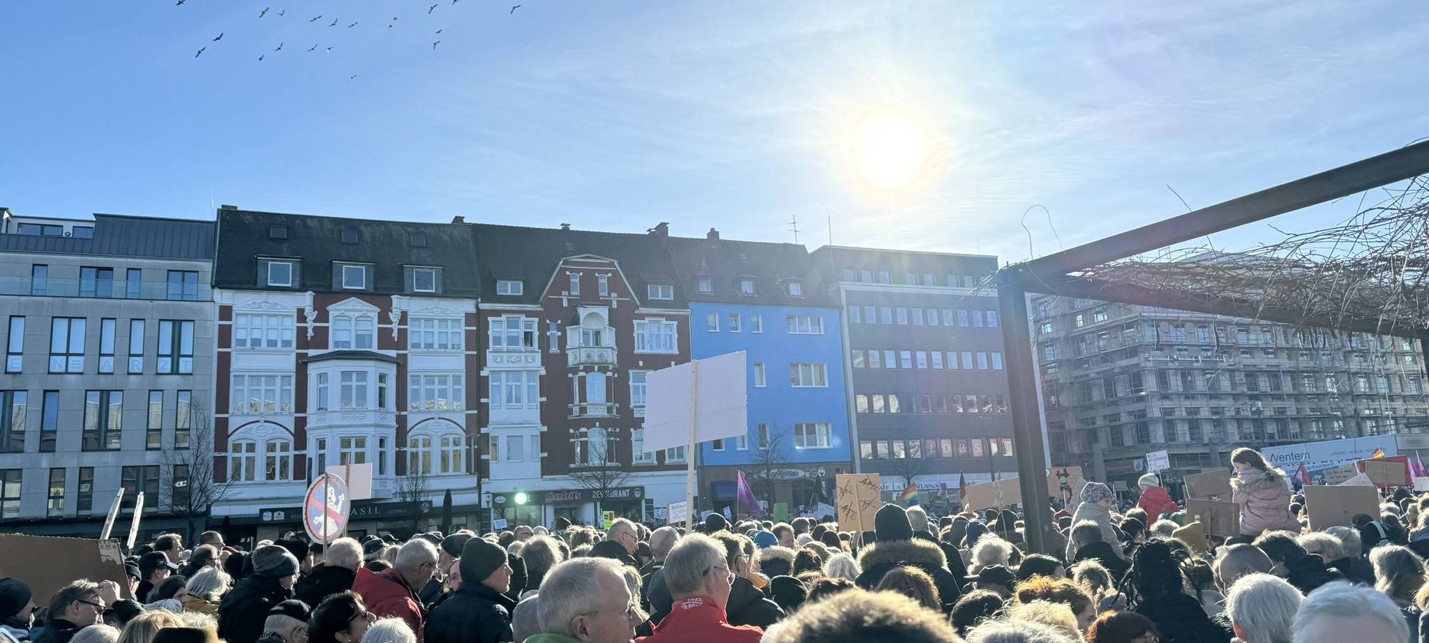 Solingen: Über 5.000 Menschen demonstrieren gegen Rassismus