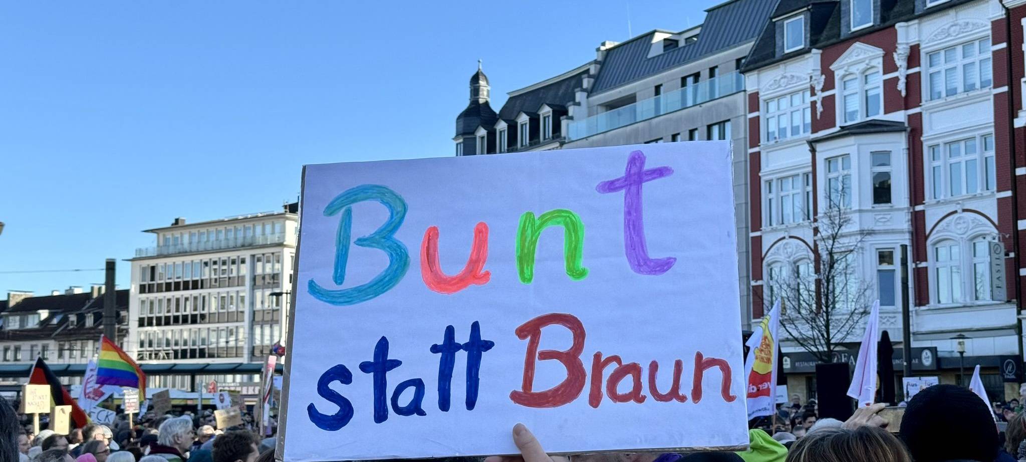 Solingen: Über 5.000 Menschen demonstrieren gegen Rassismus