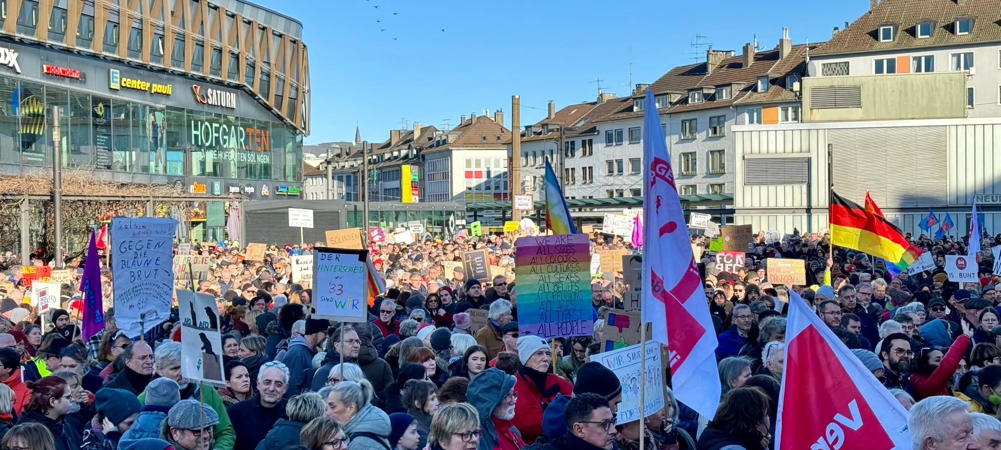 Solingen: Über 5.000 Menschen demonstrieren gegen Rassismus