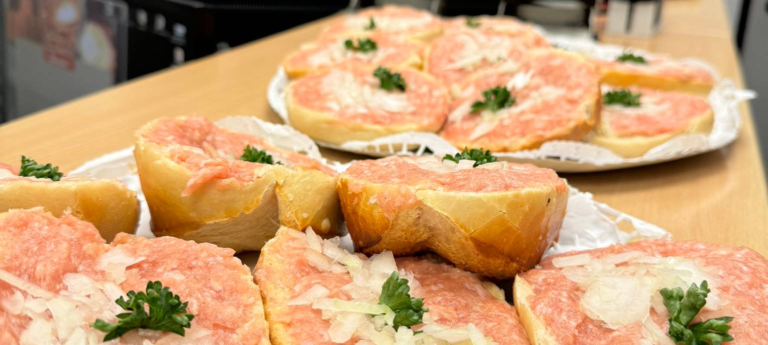 Tag des Mettbrötchens