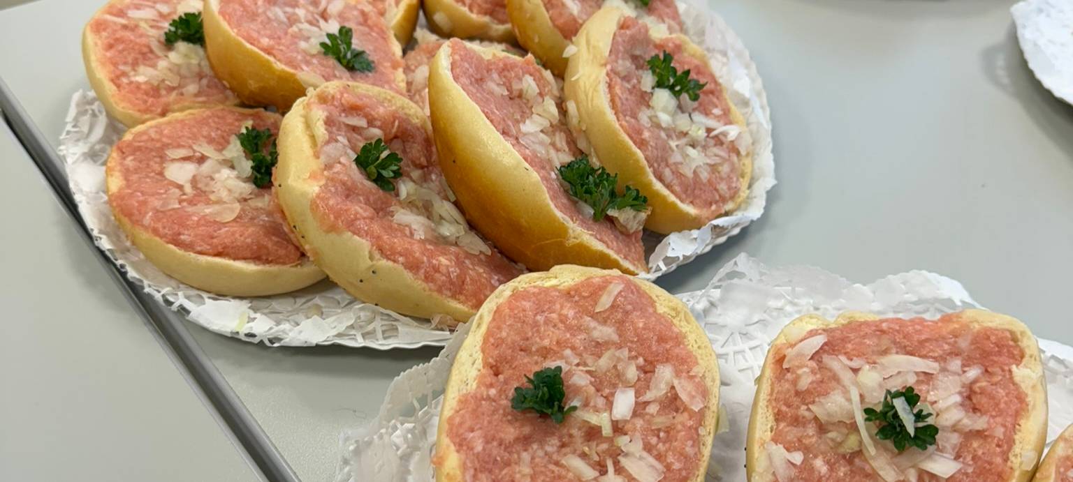 Tag des Mettbrötchens