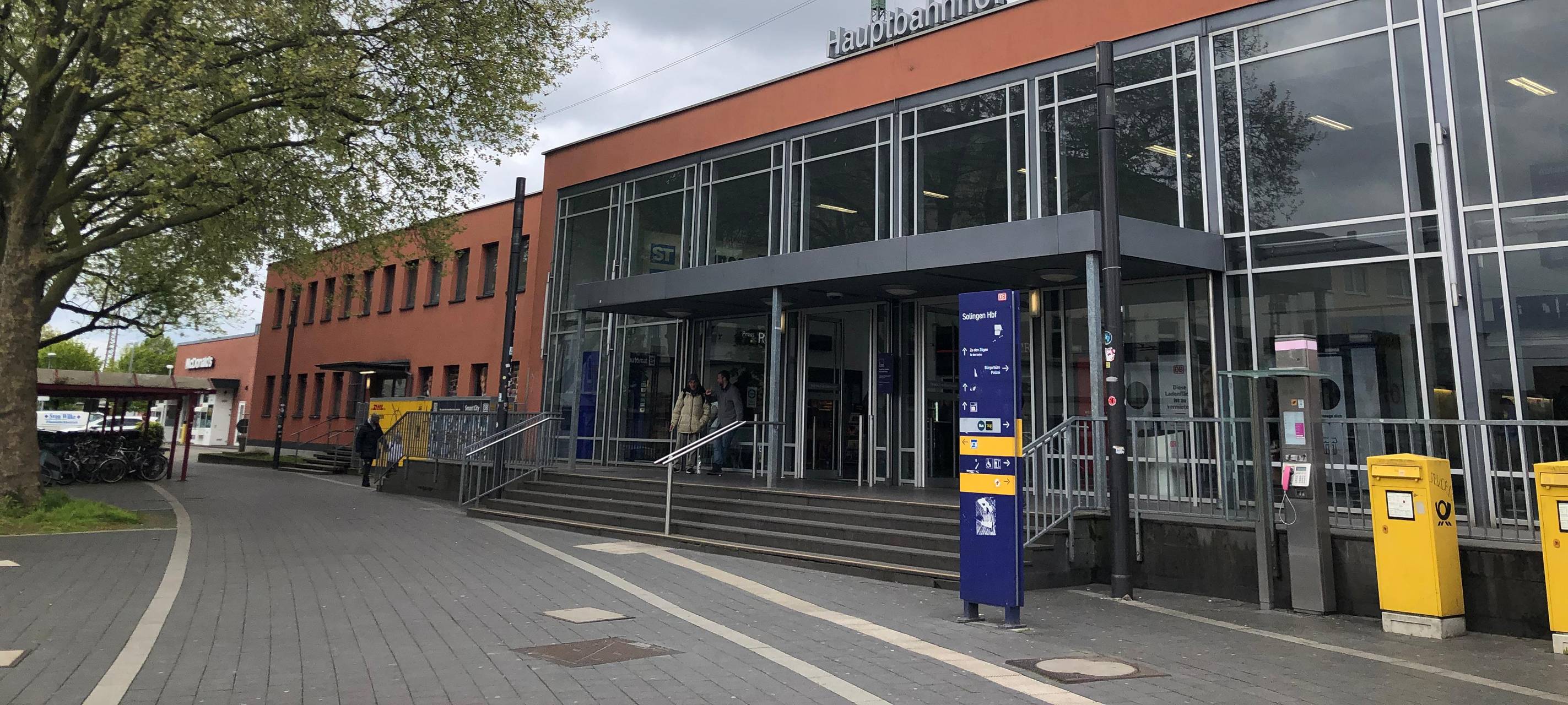 Ist der Ostausgang am Hauptbahnhof Solingen zu dreckig?
