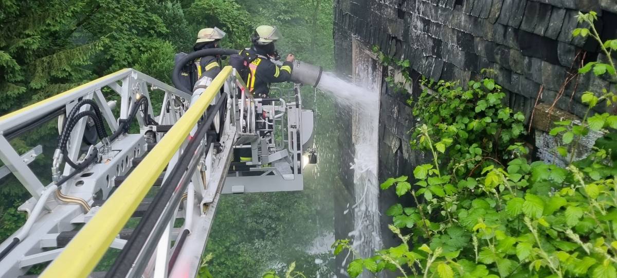 Brand gelöscht: Solinger Straße in Remscheid wieder frei