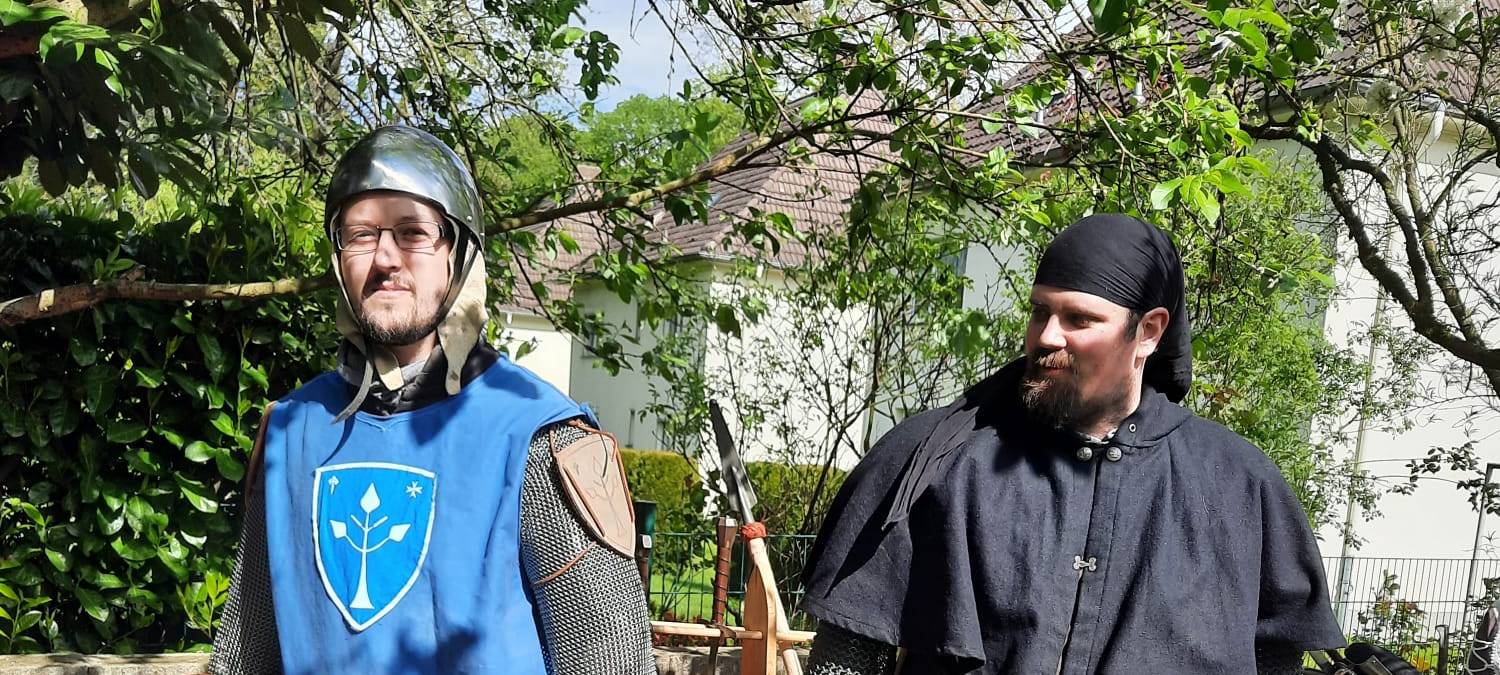 Die Georgs Ritter suchen Verstärkung