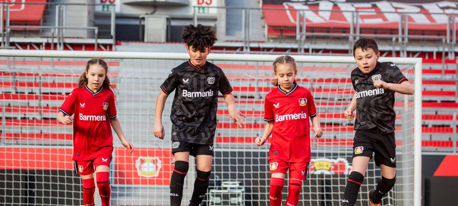 Wir schicken eure Kids in die Bayer 04 Fußballschule