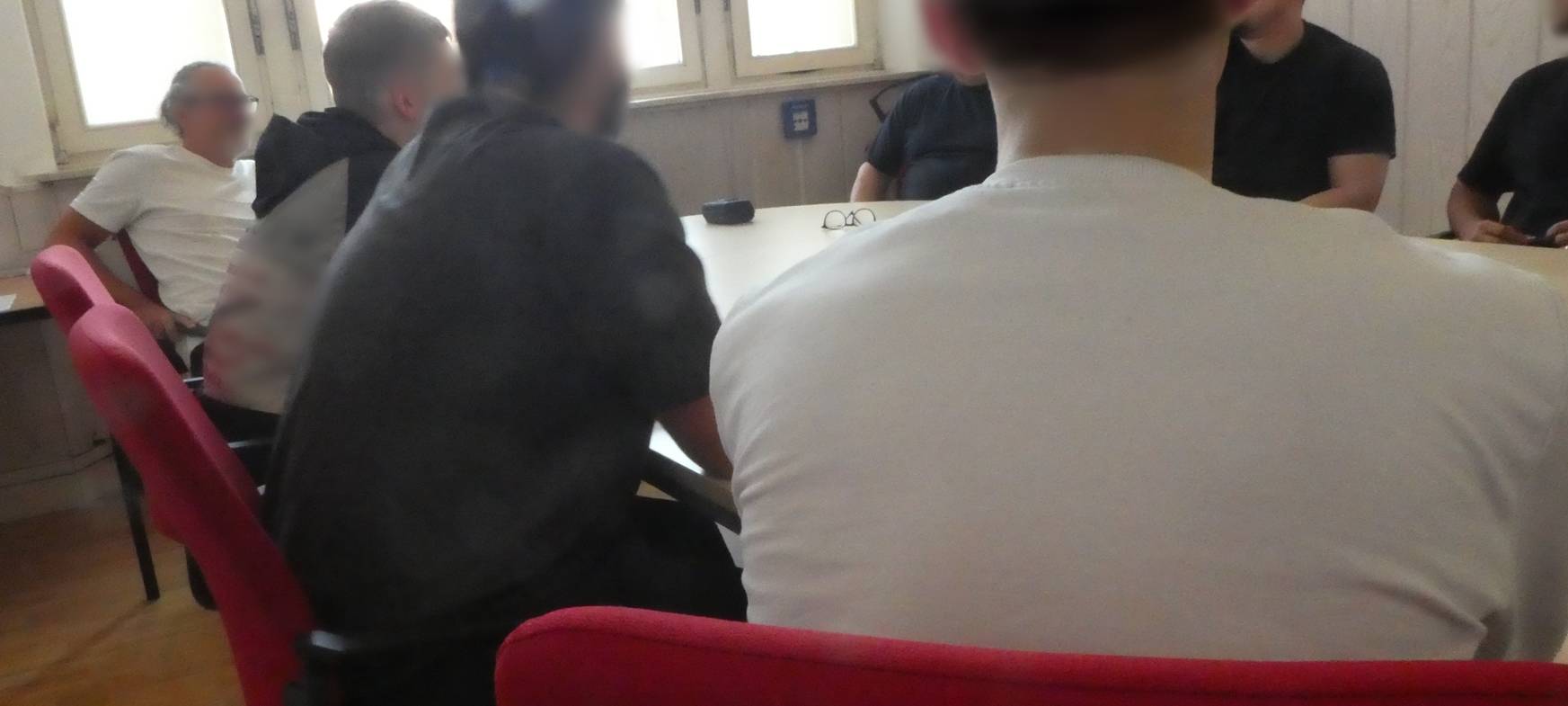 Knast live: Schwere Jungs - JVA trifft Jugendarrest