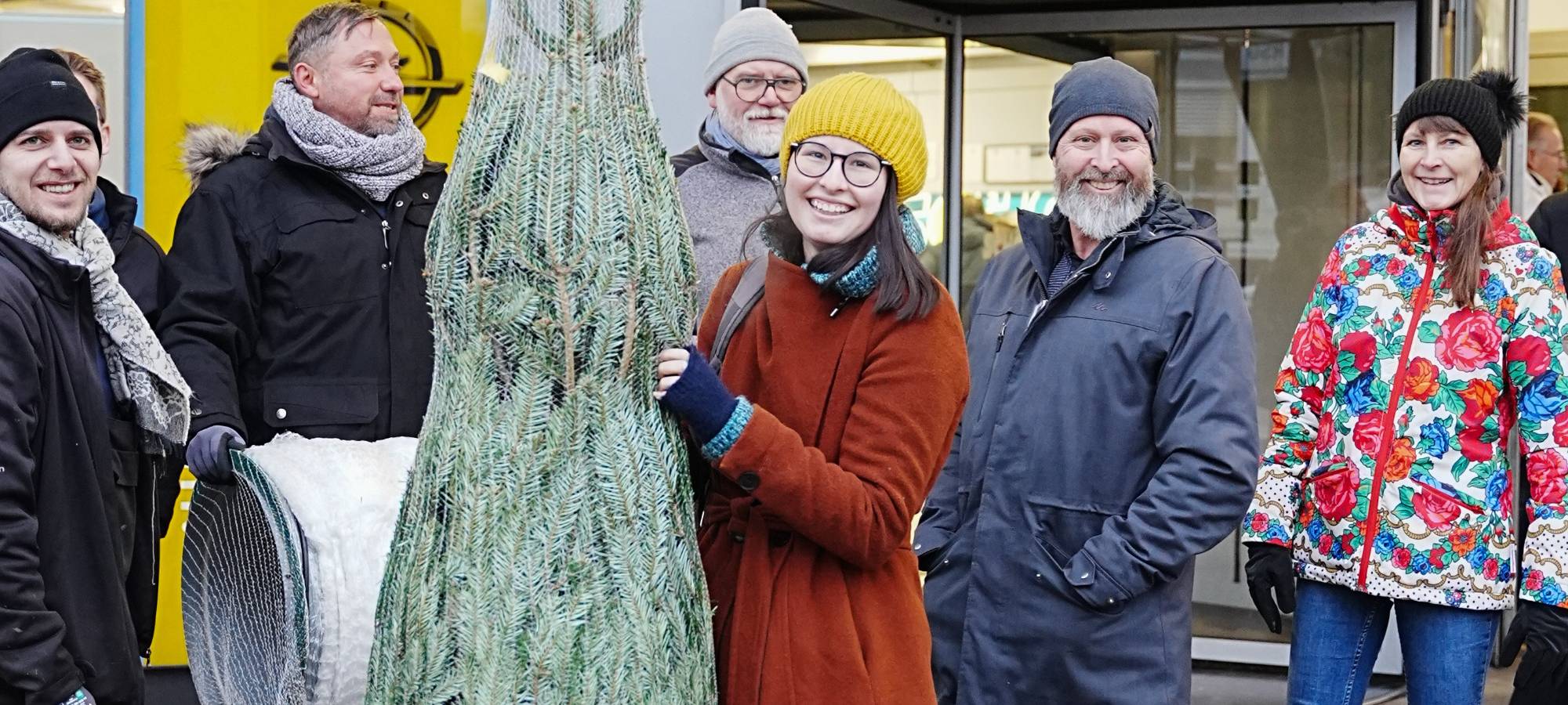 Weihnachtsbaumverkauf für Lichtblicke bei Schönauen in Solingen