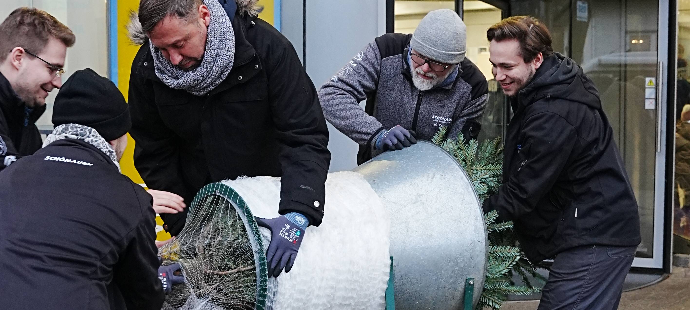 Weihnachtsbaumverkauf für Lichtblicke bei Schönauen in Solingen