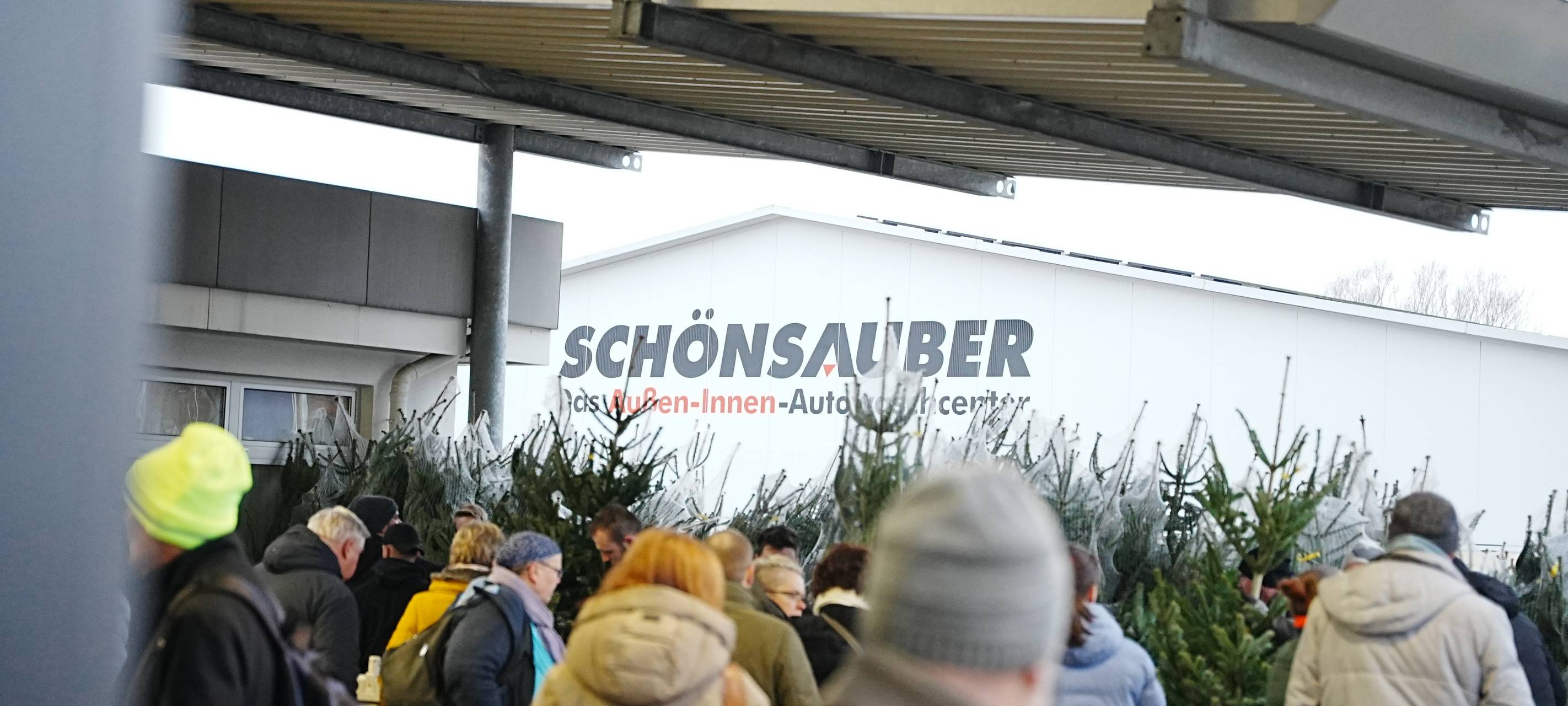 Weihnachtsbaumverkauf für Lichtblicke bei Schönauen in Solingen