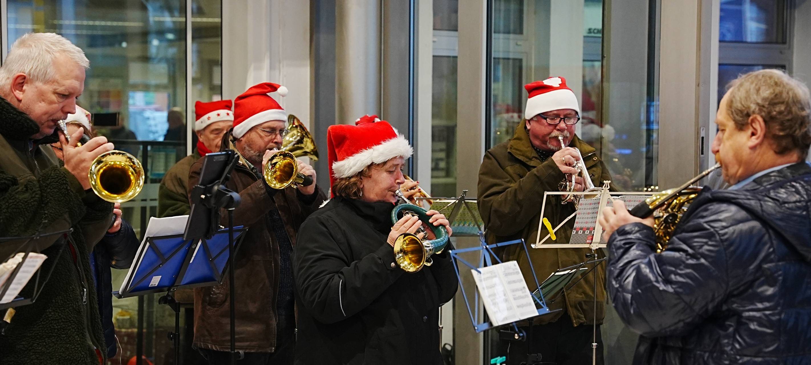 Weihnachtsbaumverkauf für Lichtblicke bei Schönauen in Solingen