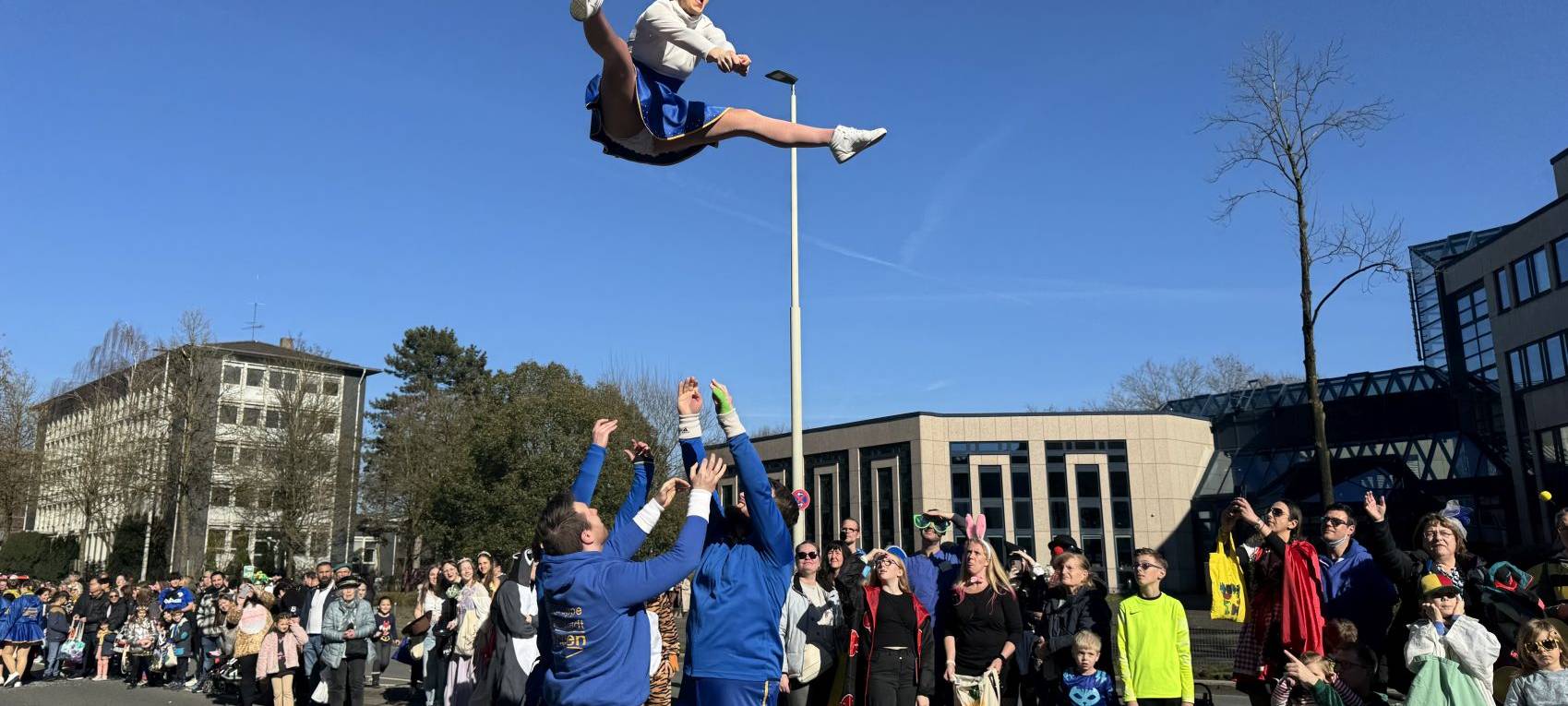 Bildergalerie: Rosenmontag und After-Zoch-Party in Solingen