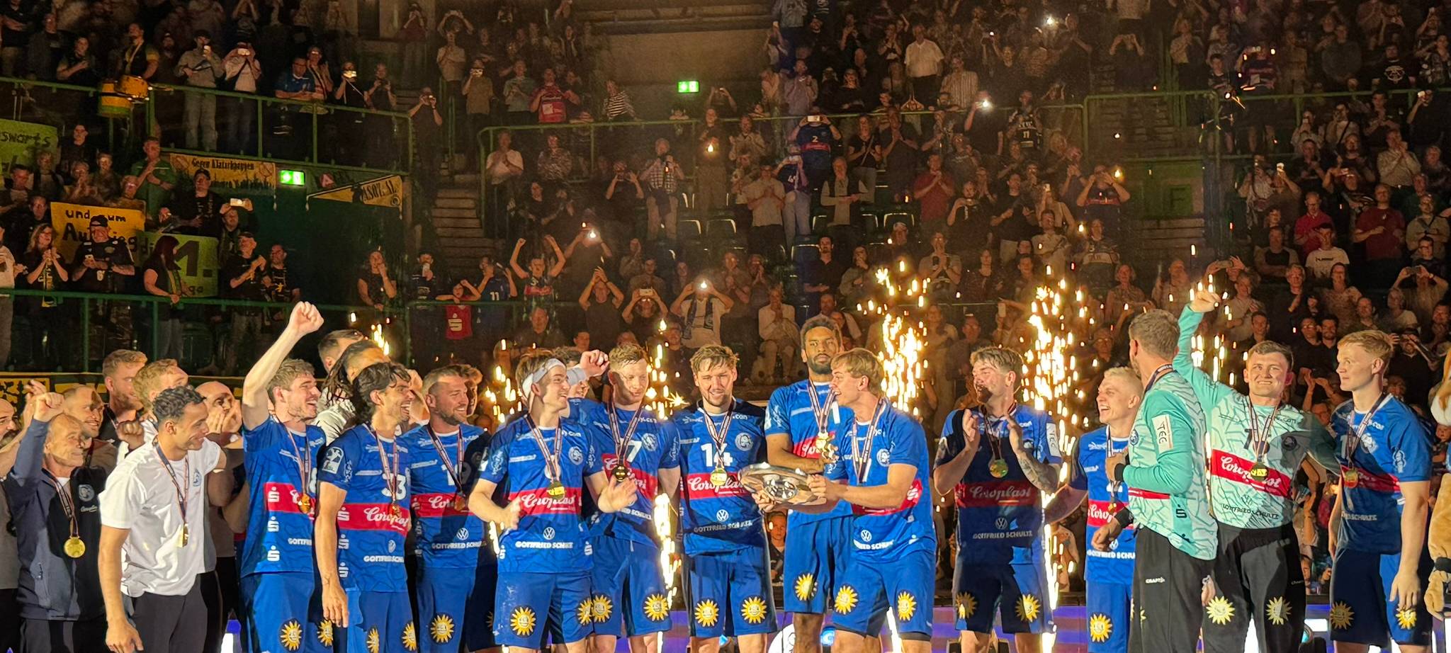 Da ist das Ding! Der Bergischer HC feiert die Meisterschaft