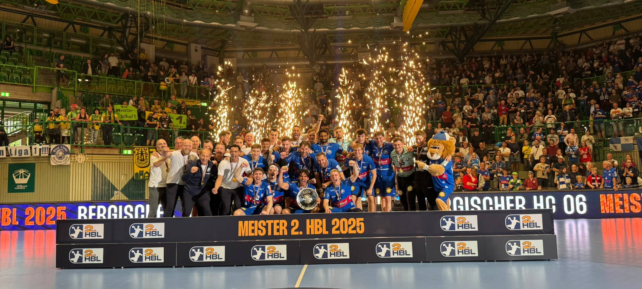 Da ist das Ding! Der Bergischer HC feiert die Meisterschaft