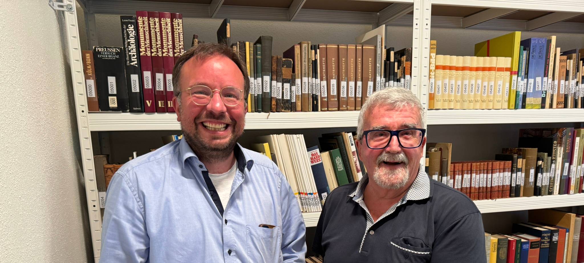 Neue Bibliothek auf Schloss Burg