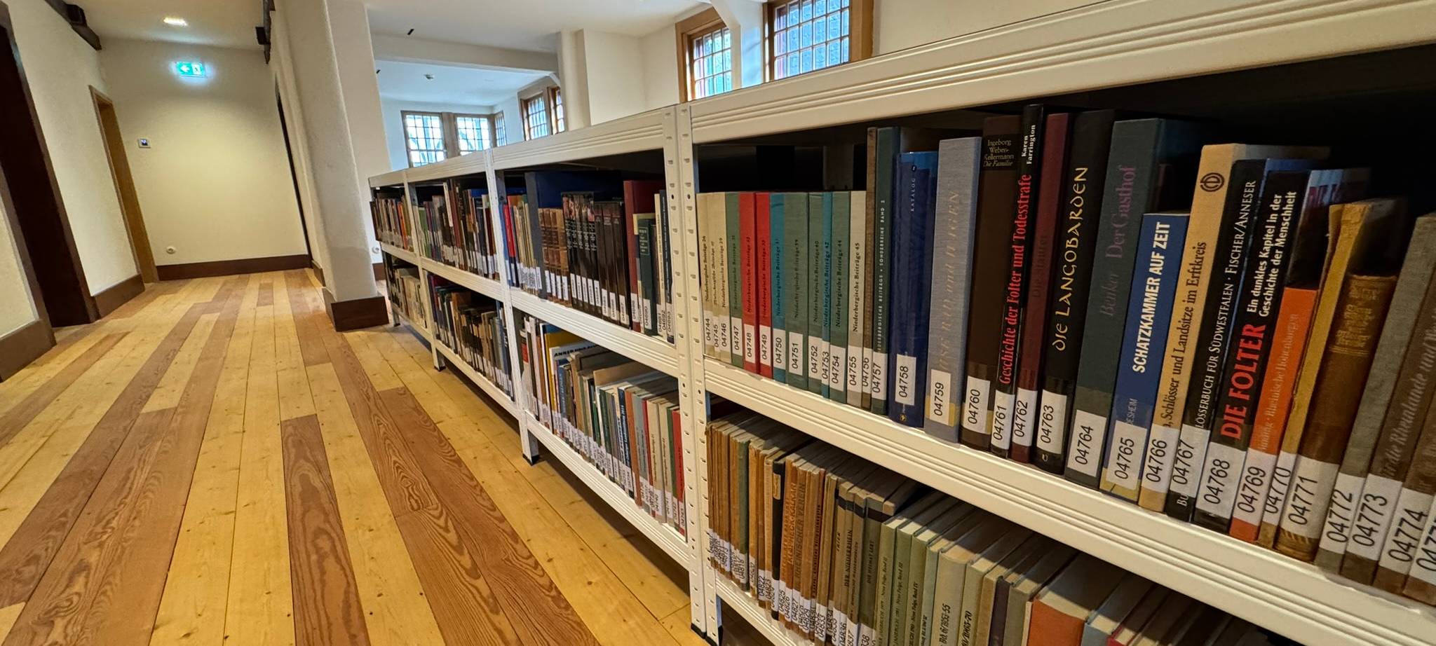 Neue Bibliothek auf Schloss Burg