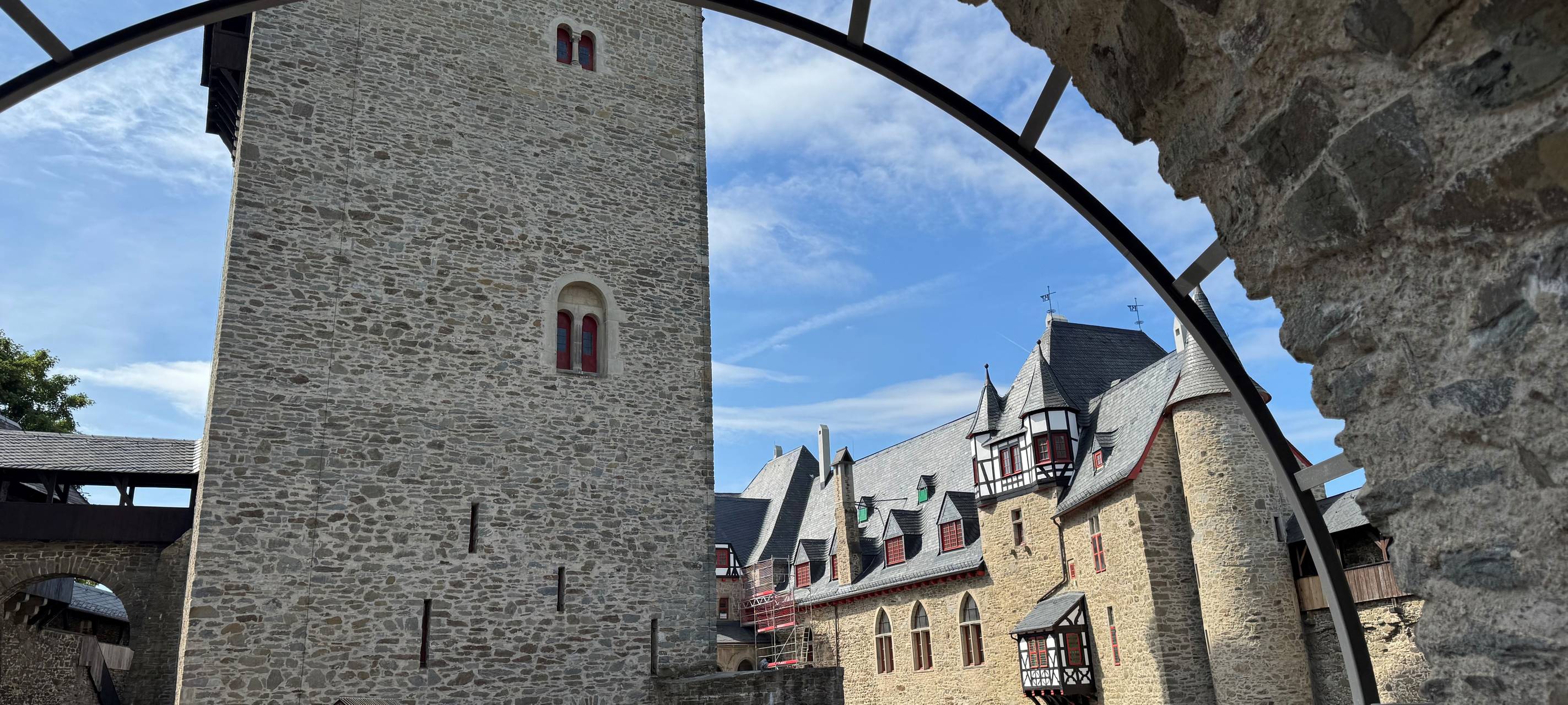 Wuppertal begrüßt die Hängebrücken-Pläne auf Schloss Burg