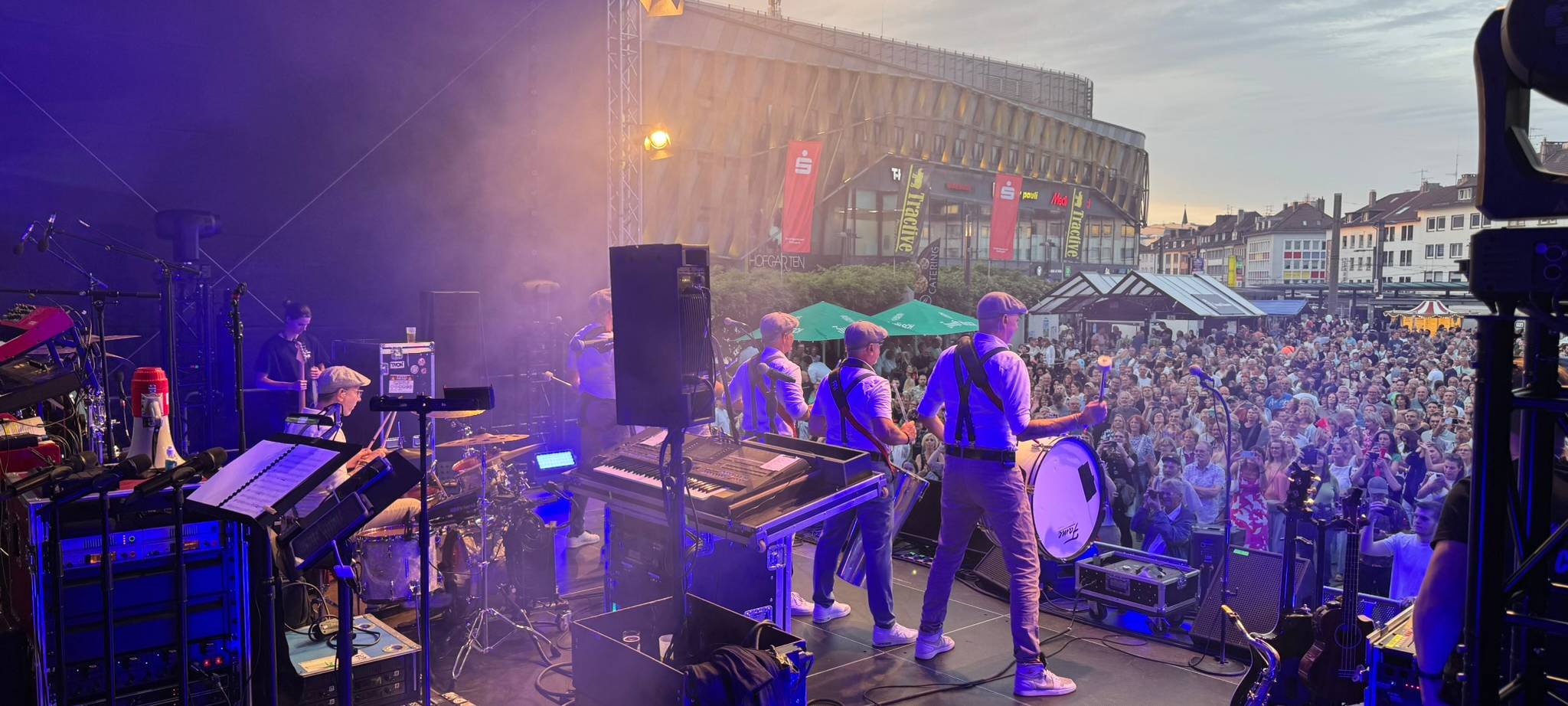 Solingen: Sommerparty auf dem Neumarkt hat begonnen