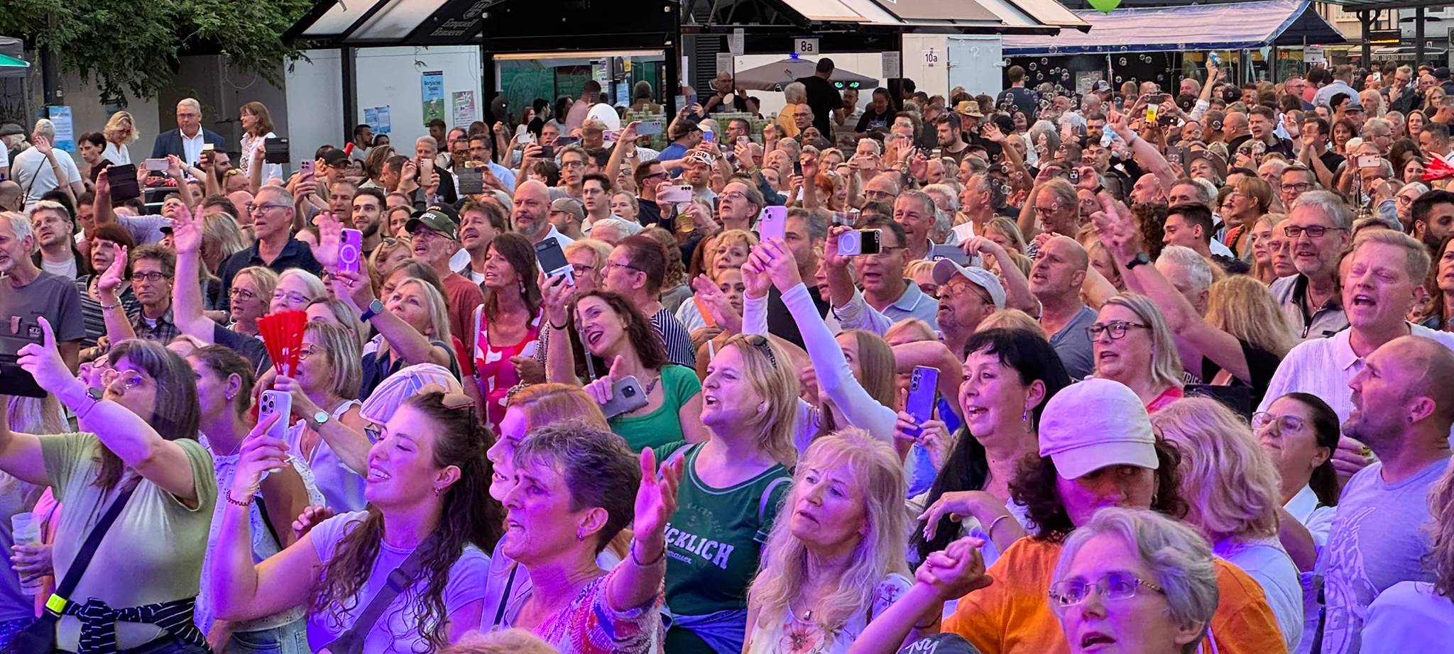 Solingen: Sommerparty auf dem Neumarkt hat begonnen