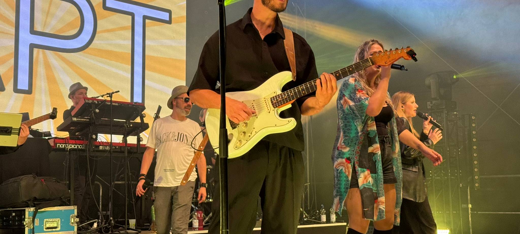 Solingen: Sommerparty auf dem Neumarkt hat begonnen