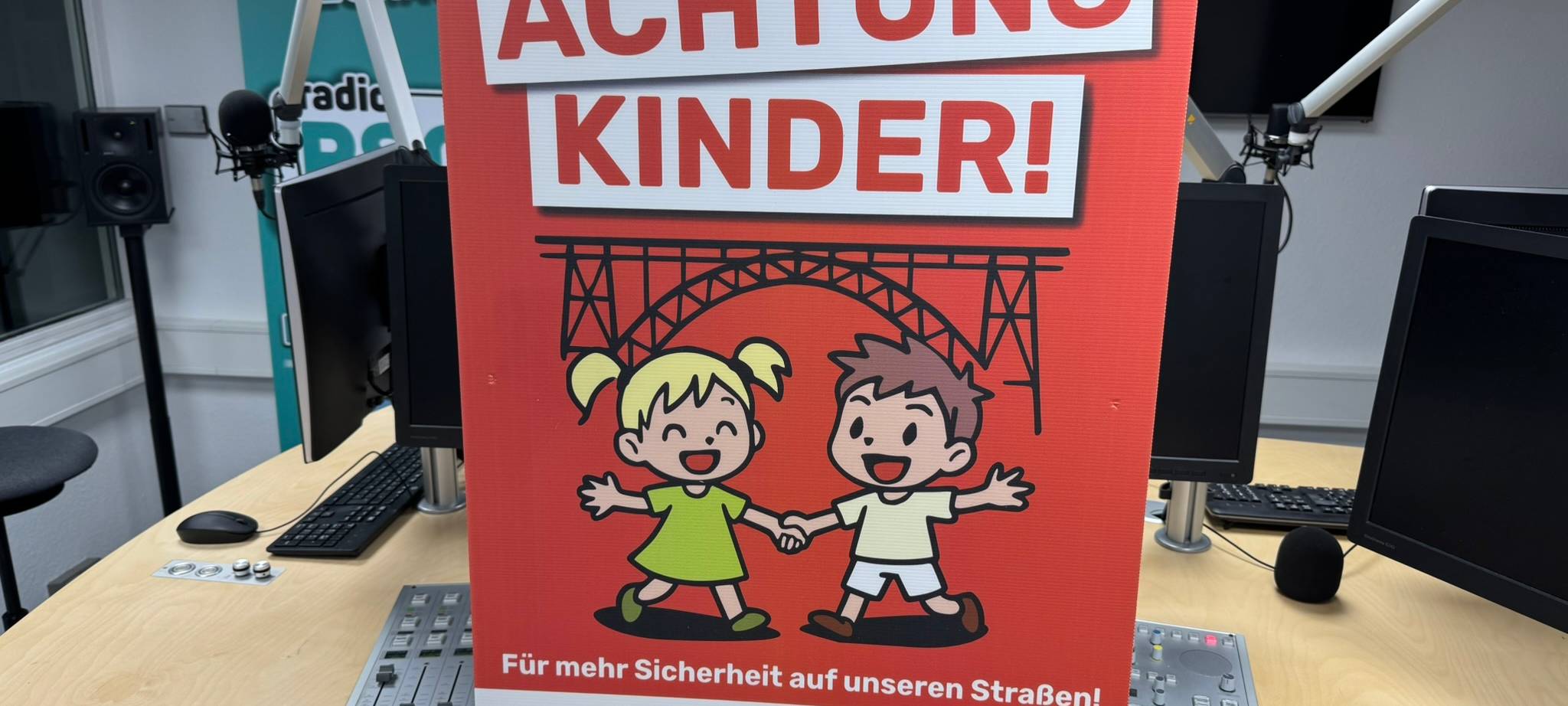 Achtung, Kinder!-Plakataktion