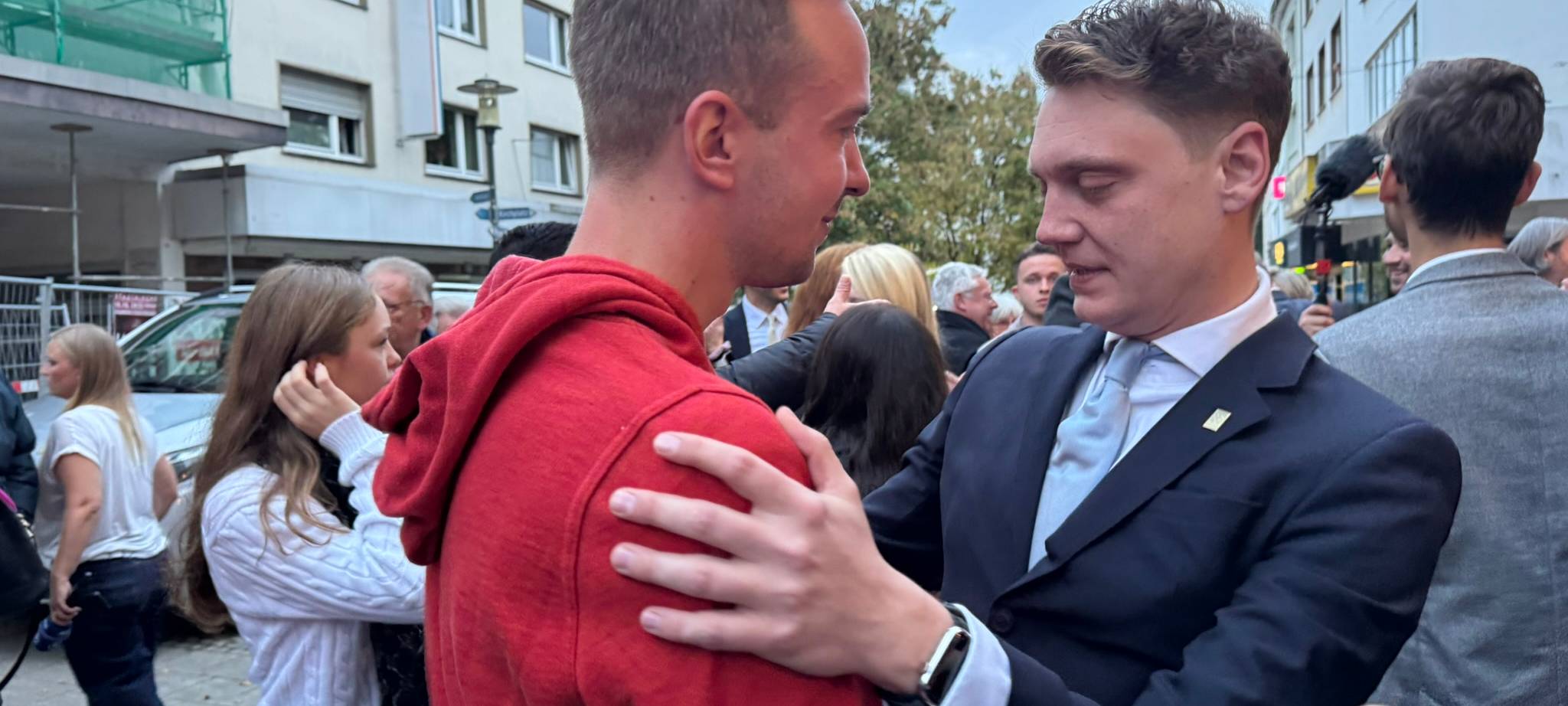 OB-Wahl: Flemm (CDU) gewinnt in Solingen, Wolf (SPD) in Remscheid