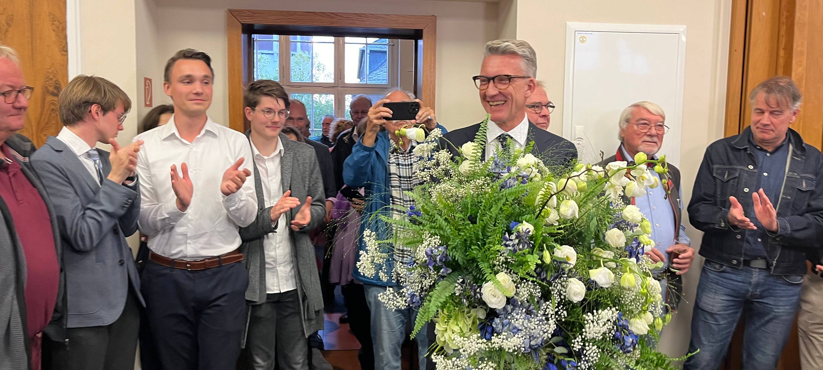 OB-Wahl: Flemm (CDU) gewinnt in Solingen, Wolf (SPD) in Remscheid