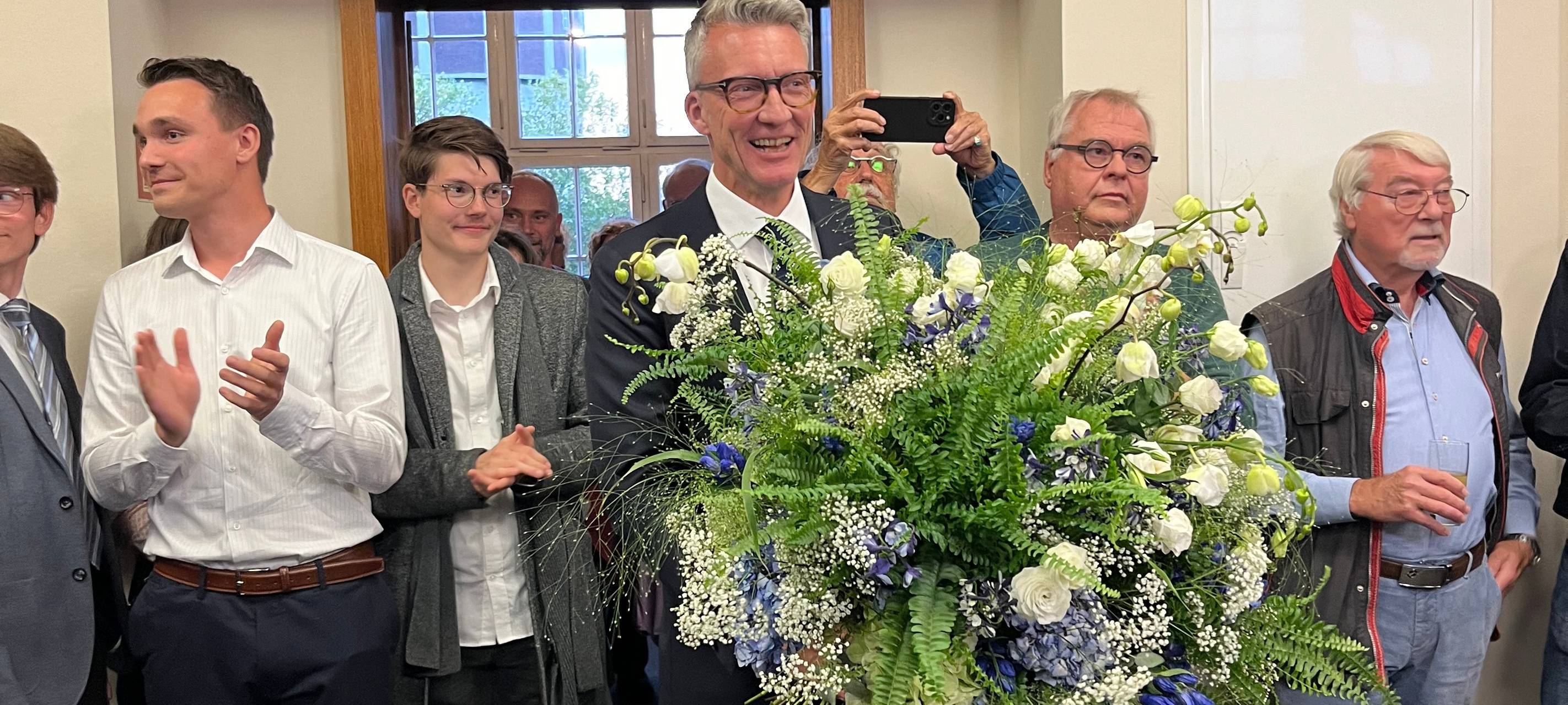 OB-Wahl: Flemm (CDU) gewinnt in Solingen, Wolf (SPD) in Remscheid