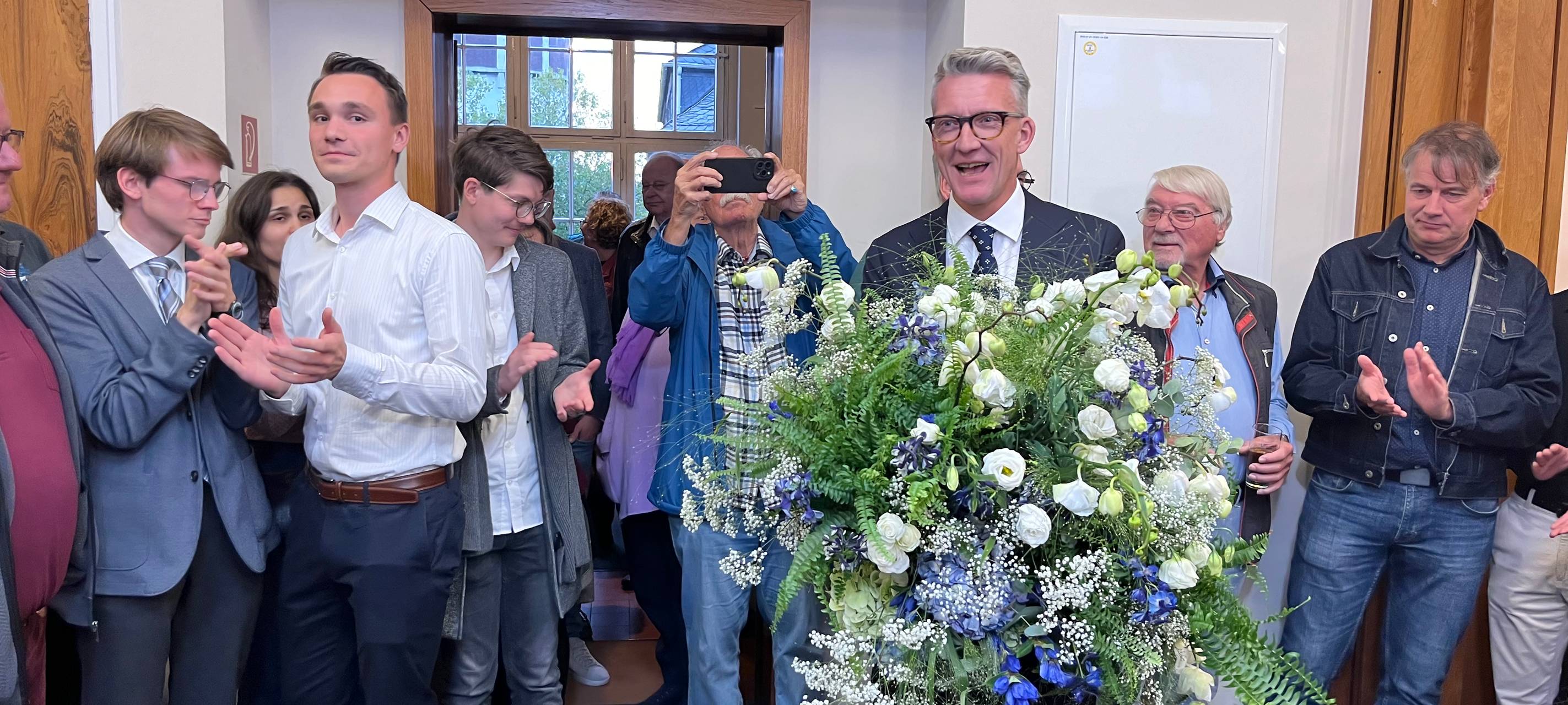 OB-Wahl: Flemm (CDU) gewinnt in Solingen, Wolf (SPD) in Remscheid
