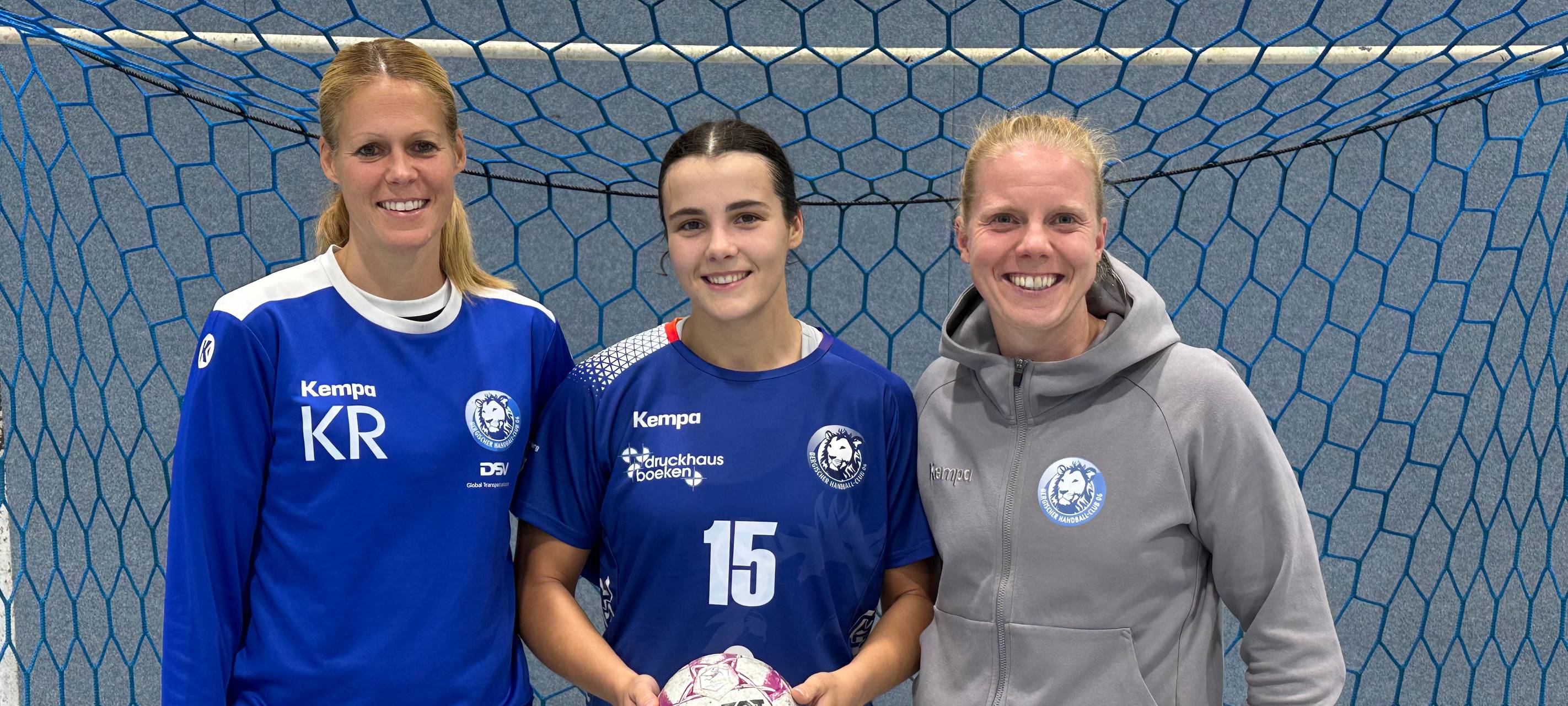 Cheftrainerin Kerstin Reckenthäler, Norma Goldmann und Geschäftsführerin Assina Müller (von links).