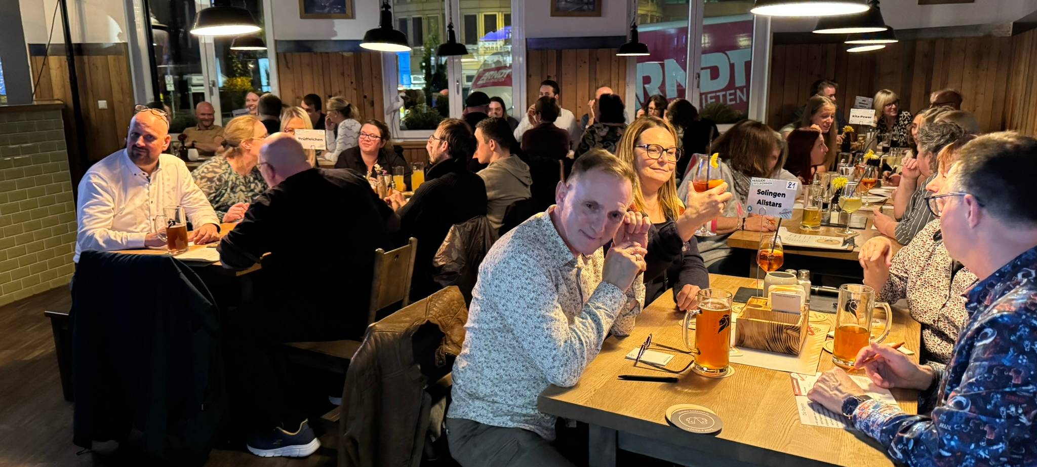 Familienbande rockt das Kneipenquiz