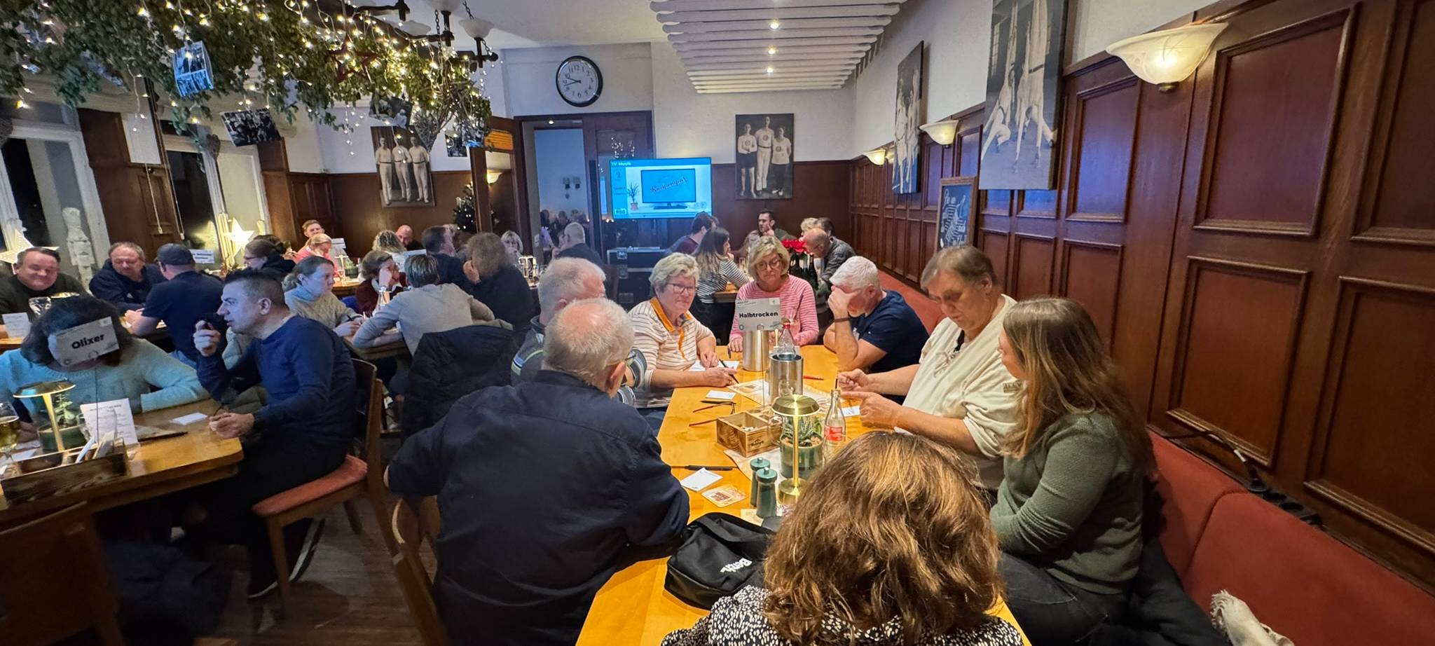 "Der bunte Haufen" mischt das Kneipenquiz in Solingen auf