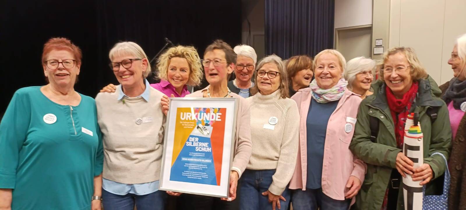 "Omas gegen Rechts" bekommen Solinger Demokratie-Preis