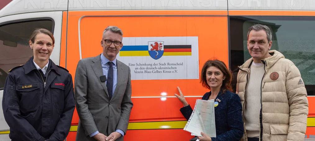 Feuerwehr Remscheid spendet Krankenwagen an die Ukraine