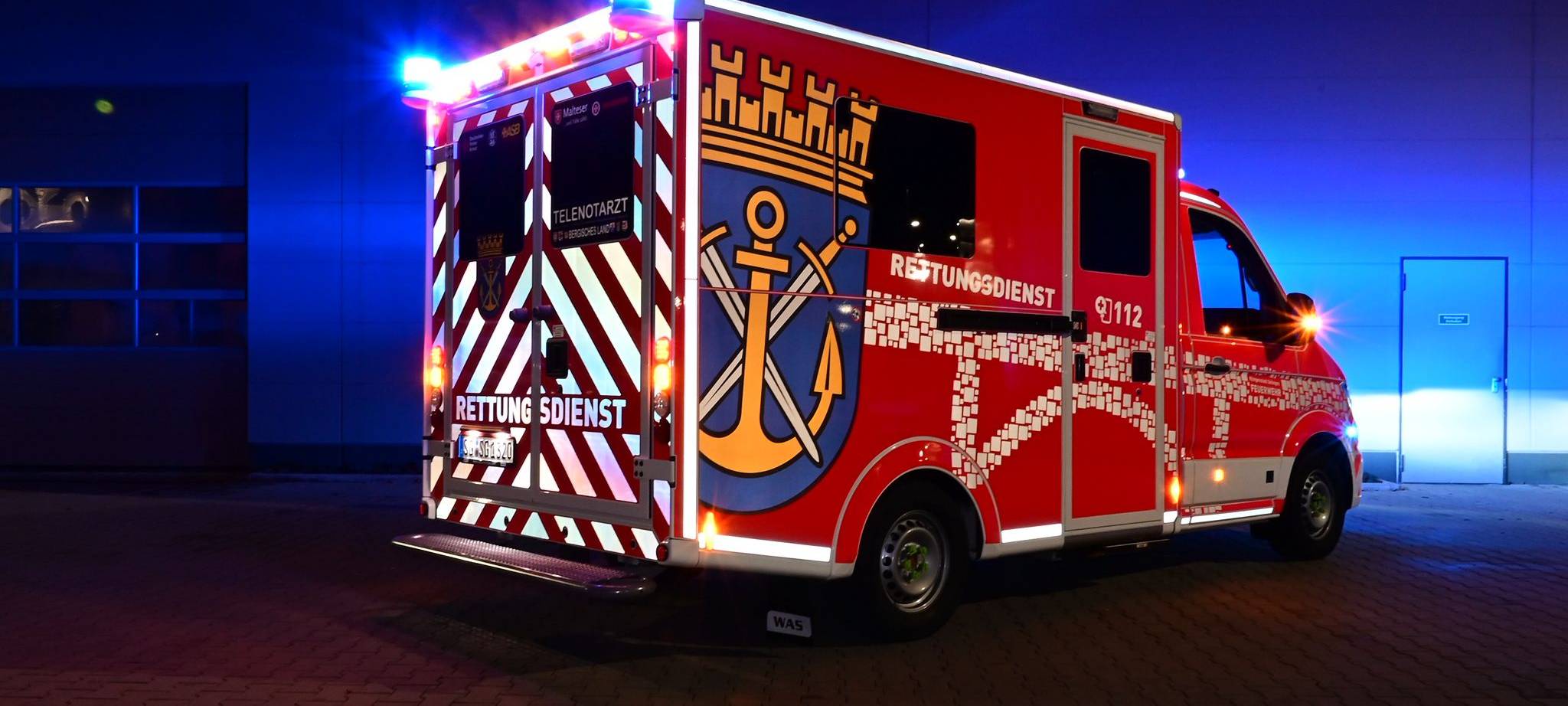 14 neue Rettungswagen in neuem Design für Solingen