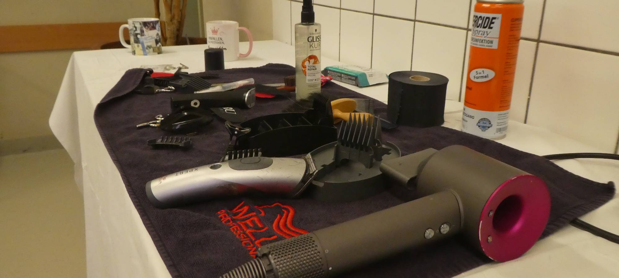 Knast live: Haarrest - Macht Gefängnis schneller grau?