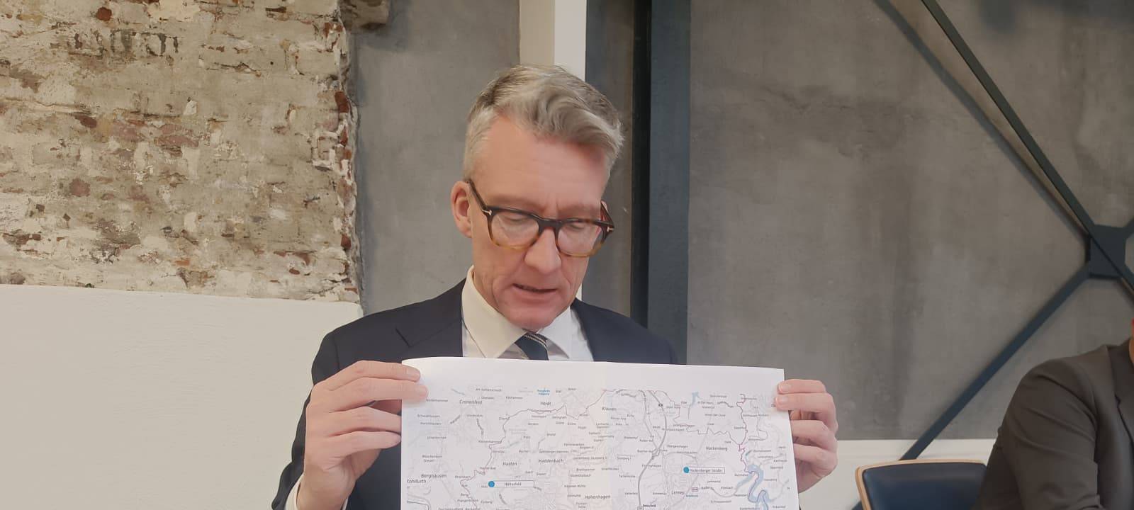 Remscheid: OB Wolf gibt Standorte für neue Schulen bekannt