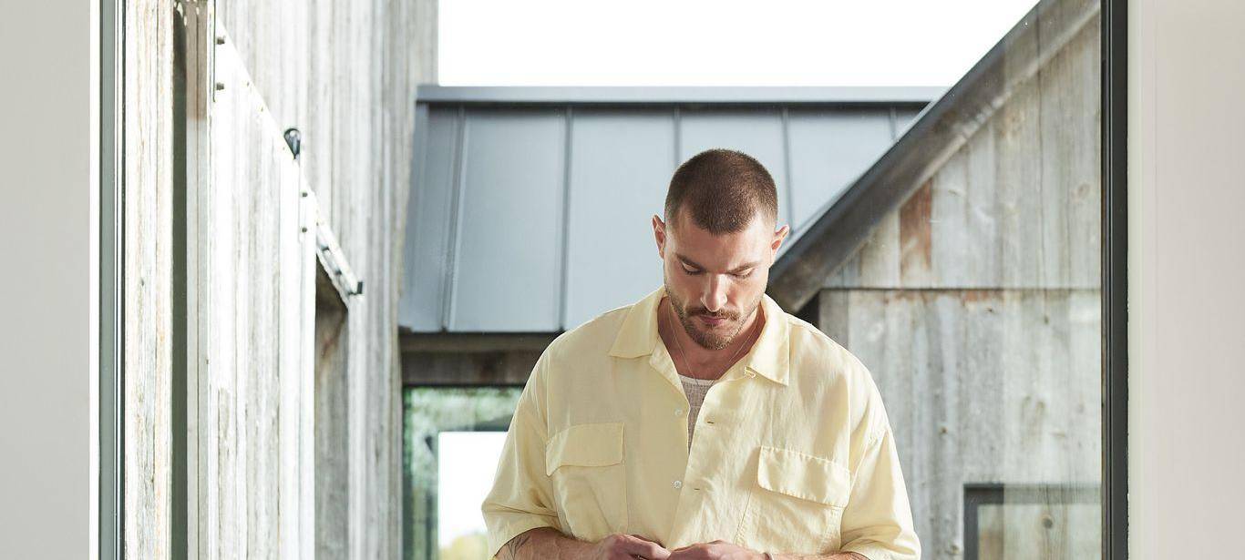 Loafer zu weiter Hose und Kurzarmhemd von G.H.Bass