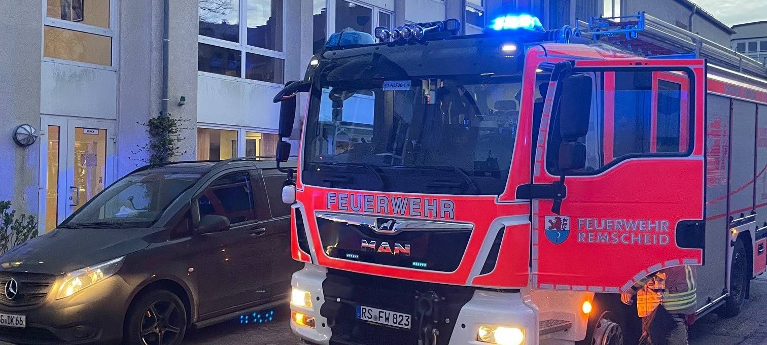 Gesteck brennt in Remscheider Seniorenheim