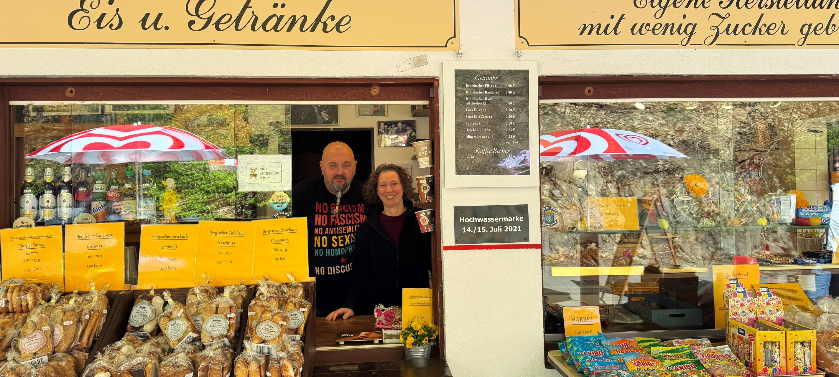 Tradition, Kult und Minigolf unter der Brücke