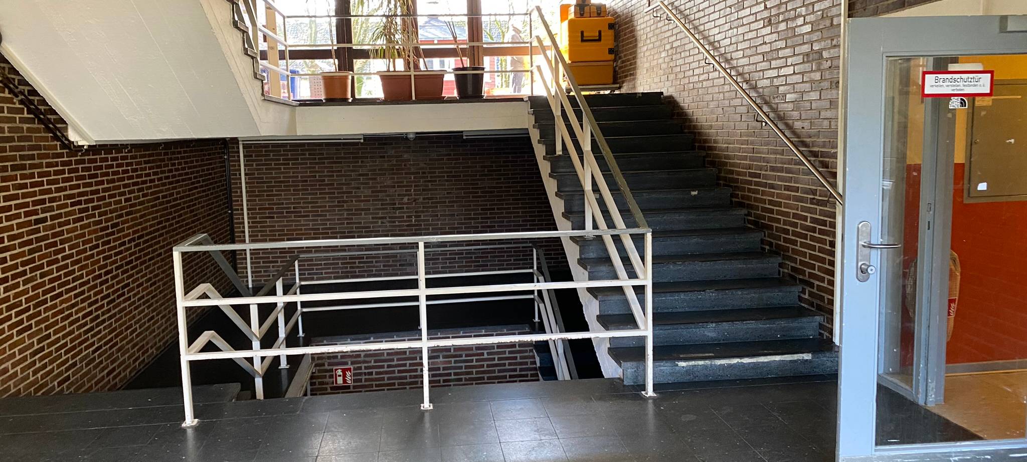 Knast live: Drinnen / Draußen - Leben nach Regeln im Offenen Vollzug der JVA Remscheid