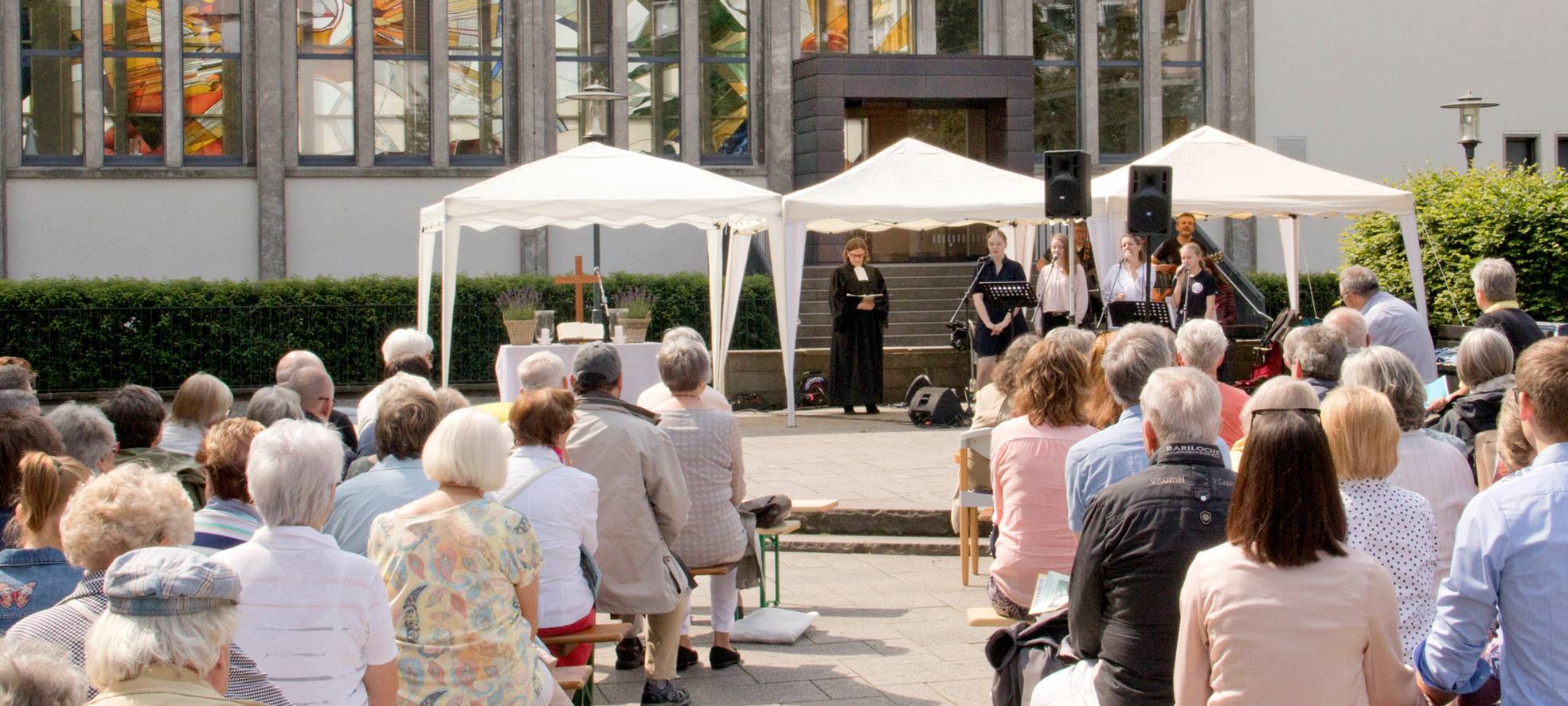 Viele Gottesdienste im Freien in Solingen