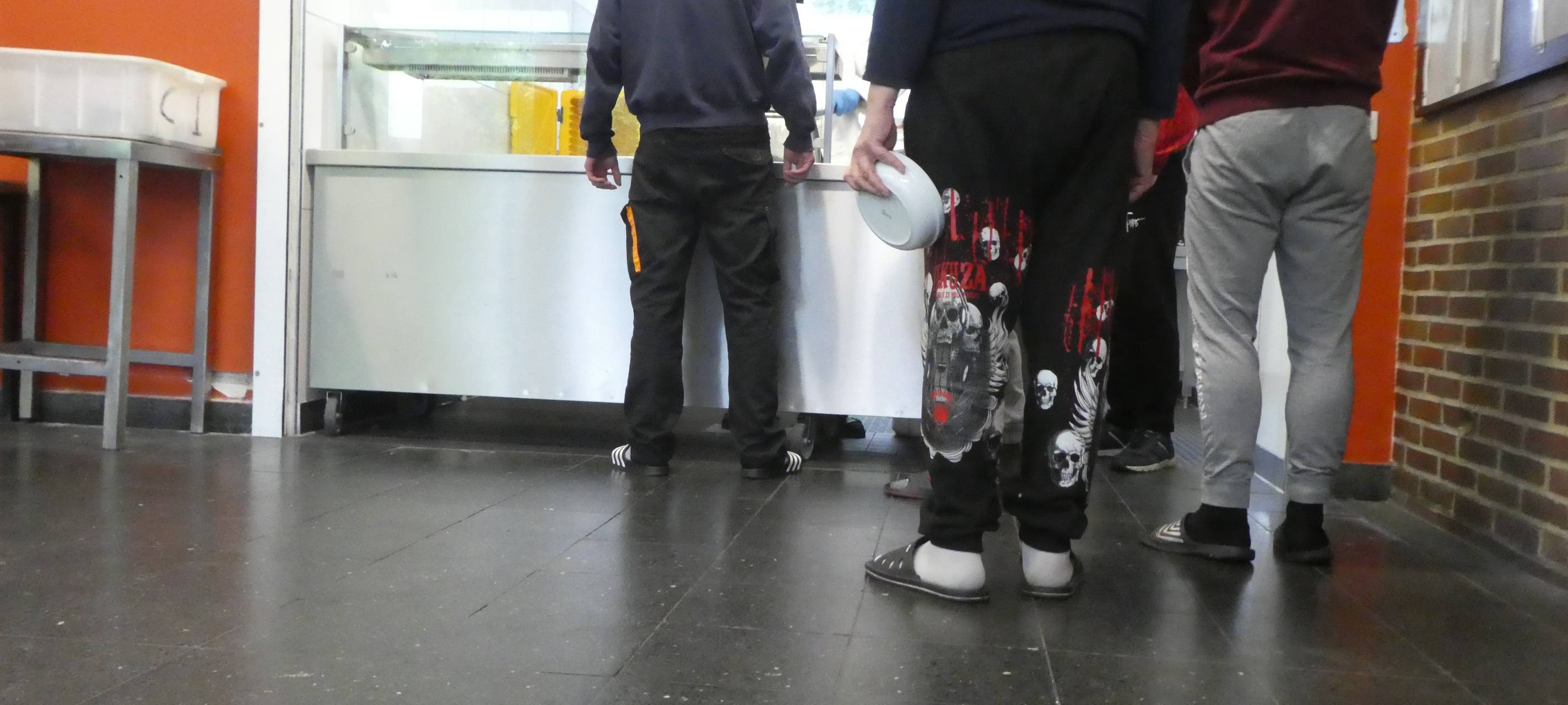 Knast live: Bestandskontrolle im Offenen Vollzug - Ist das noch Knast?