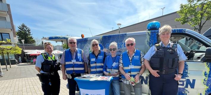 Infostand "Augen auf - Tasche zu!"