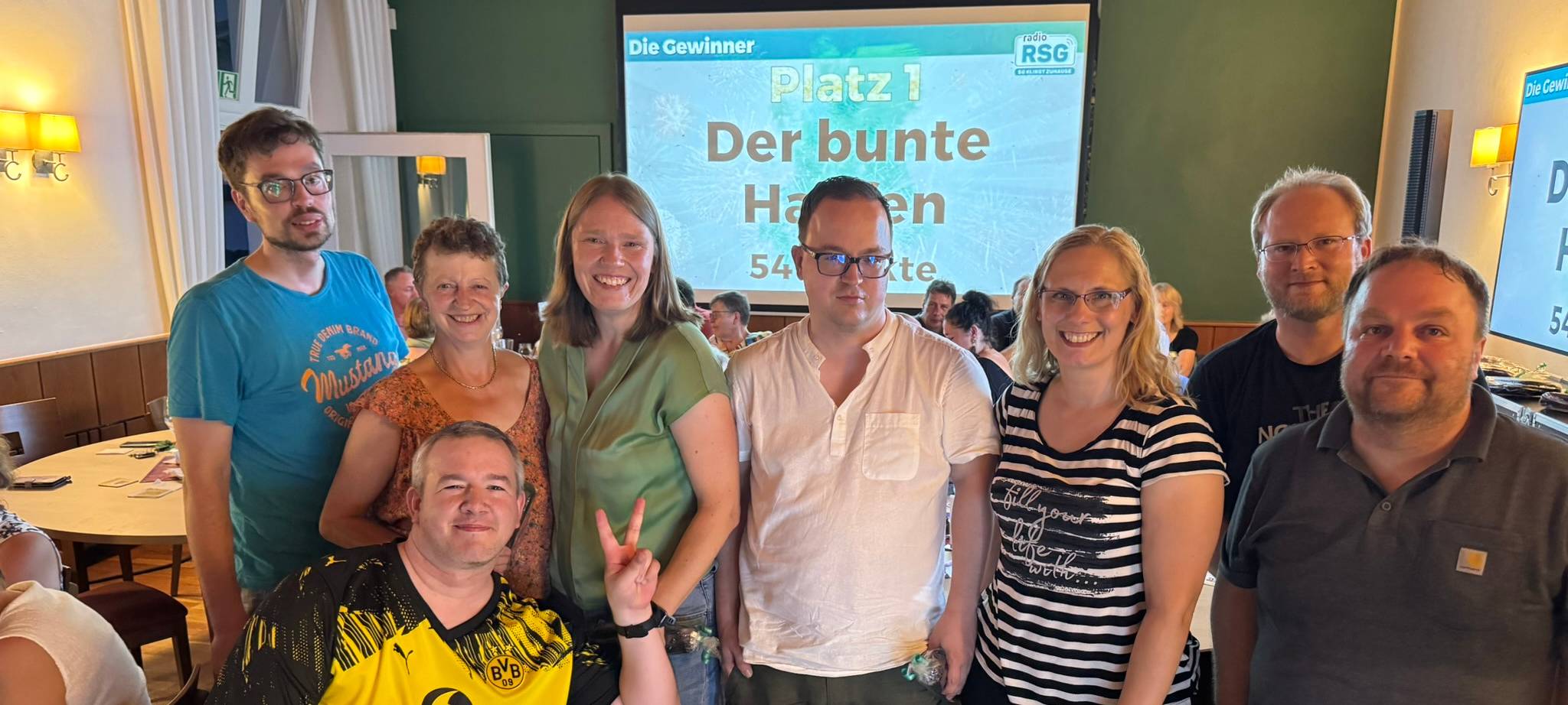 "Der bunte Haufen" gewinnt zum 2. Mal das Kneipenquiz