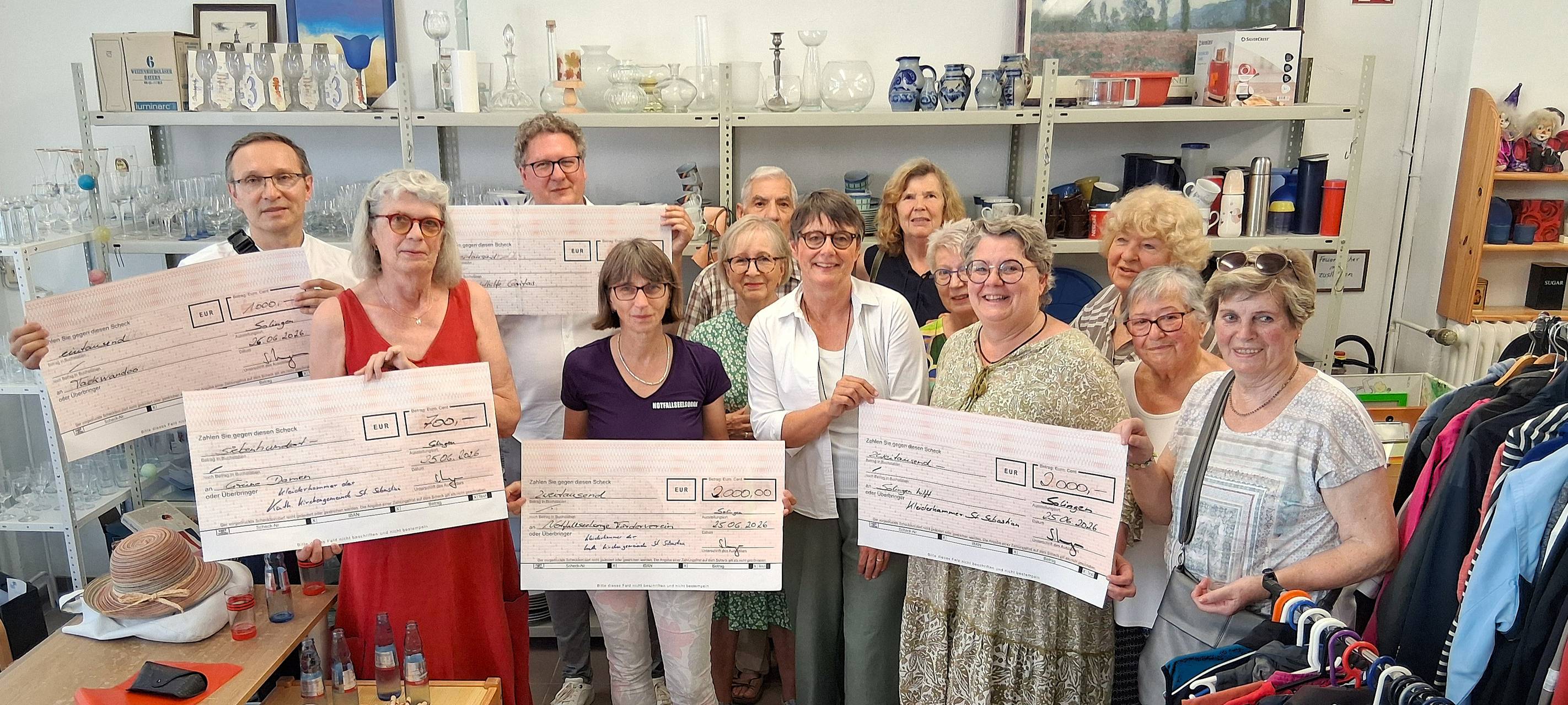Solinger Kleiderkammer spendet Geld für soziale Projekte